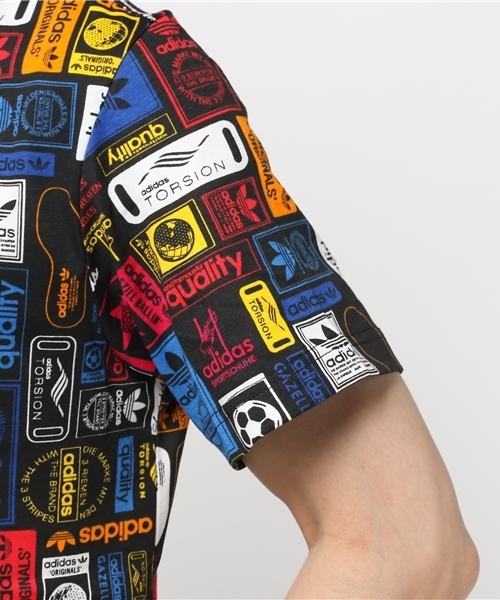 adidas（アディダス）の「オリジナルス Tシャツ[STREET GRAPHIC TEE MULTI]（Tシャツ/カットソー・メンズ・ブラック・SMALL/LARGE/X-LARGE/XX-LARGE/XXX-LARGE/X-SMALL/MEDIUM）」の5枚目の写真
