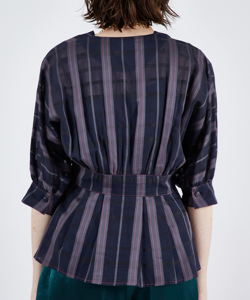 UNITED TOKYO(ユナイテッドトウキョウ)の「シアーチェックブラウス(シャツ/ブラウス・レディース・ベージュ/ネイビー・1)」の6枚目の写真