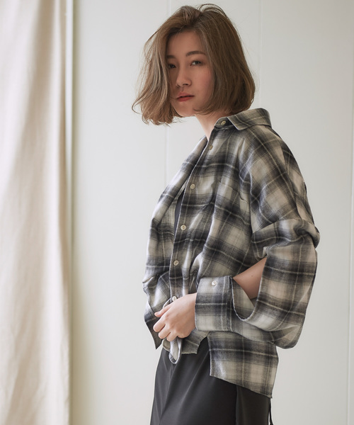 MIXXDAVID(ミックスディビッド)の「MIXXDAVID / スリーブスリットチェックシャツ(シャツ/ブラウス・レディース・ブラック/ネイビー・FREE)」の4枚目の写真