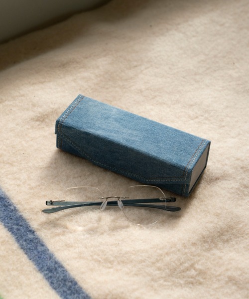 DULTON（ダルトン）の「DENIM GLASSES CASE /デニムグラスケース（メガネ・メンズ・ライトブルー/ダークブルー・FREE）」の5枚目の写真