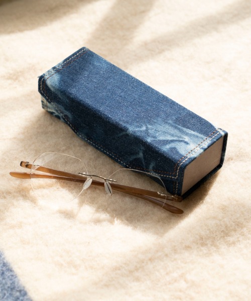 DULTON（ダルトン）の「DENIM GLASSES CASE /デニムグラスケース（メガネ・メンズ・ライトブルー/ダークブルー・FREE）」の6枚目の写真