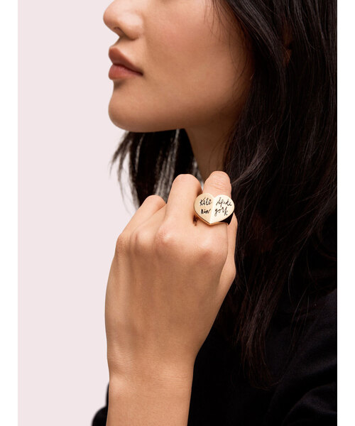 kate spade new york（ケイトスペード ニューヨーク）の「HERITAGE SPADE HEART RING（リング）」 WEAR