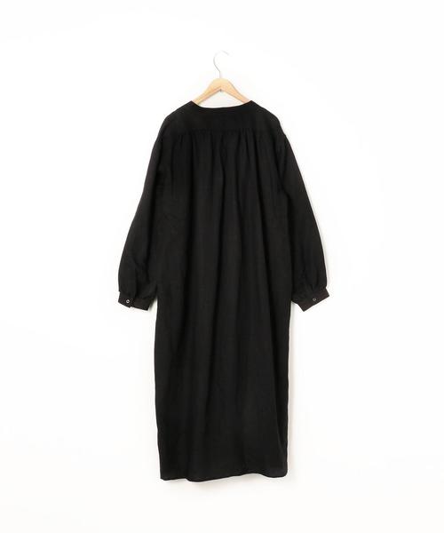 coen(コーエン)の「リネンレーヨンロングスリーブワンピース(ロングワンピース)(ワンピース・レディース・ブラック/オフホワイト・FREE)」の14枚目の写真