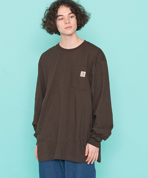 Carhartt(カーハート)の「『Carhartt/カーハート』ワンポイントポケット付きクルーネック長袖Tシャツ(Tシャツ/カットソー・メンズ・ブラック/ダークブラウン/ネイビー/ヘザーグレー/ブラウン系その他/グリーン系その他/バーガンディー/グリーン・M/L/XL/S)」の4枚目の写真