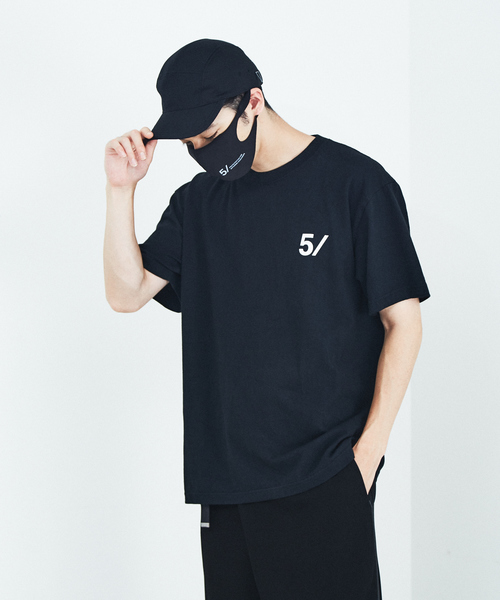 5351 POUR LES HOMMES(ゴーサンゴーイチプールオム)の「【ブランド設立30周年記念限定デザイン】マスク&Tシャツスペシャルセット(Tシャツ/カットソー・メンズ・ホワイト/ブラック・44/46/48/50)」の1枚目の写真