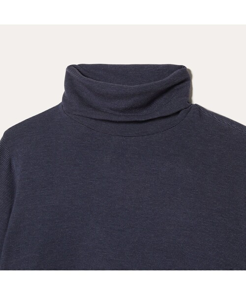 AIGLE(エーグル)の「VANNES TURTLE NECK T(Tシャツ/カットソー・レディース・ネイビー/ホワイト・M/L/S)」の4枚目の写真
