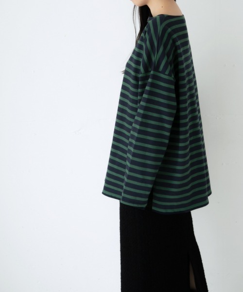 yuw（ユウ）の「ＢＩＧボーダープルオーバー　921021（Tシャツ/カットソー・レディース・ホワイト系その他/グリーン系その他/レッド系その他/ベージュ系その他/ブルー系その他/ブラック系その他/イエロー系その他・FREE）」の4枚目の写真