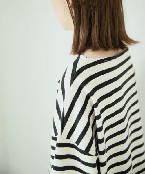 yuw（ユウ）の「ＢＩＧボーダープルオーバー　921021（Tシャツ/カットソー・レディース・ホワイト系その他/グリーン系その他/レッド系その他/ベージュ系その他/ブルー系その他/ブラック系その他/イエロー系その他・FREE）」の21枚目の写真