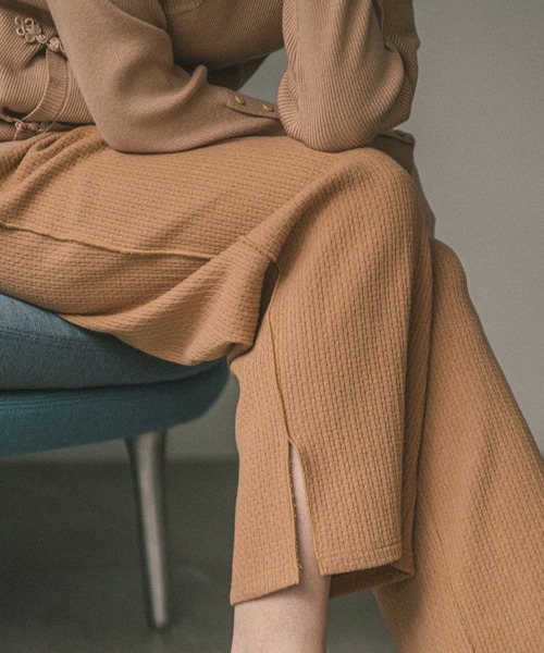 ACCL（エーシーシーエル）の「横スリットリラックスワイドパンツ（その他パンツ・レディース・オフホワイト/ダークパープル/モカ・FREE）」の13枚目の写真