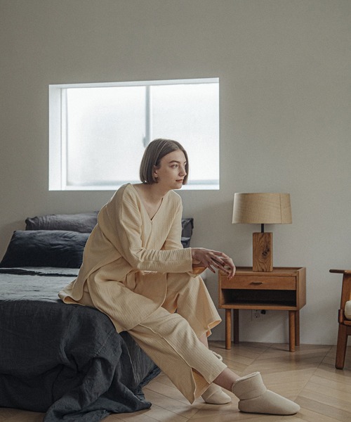 ACCL（エーシーシーエル）の「横スリットリラックスワイドパンツ（その他パンツ・レディース・オフホワイト/ダークパープル/モカ・FREE）」の6枚目の写真