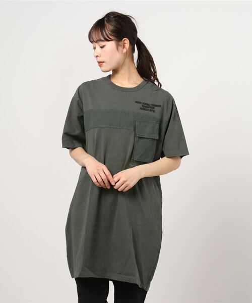AVIREX（アヴィレックス）の「フェイドウォッシュポケットワンピース/ FADE WASH POCKET ONEPIECE（ワンピース・レディース・オレンジ/オリーブ/チャコール/オフホワイト・FREE）」の3枚目の写真