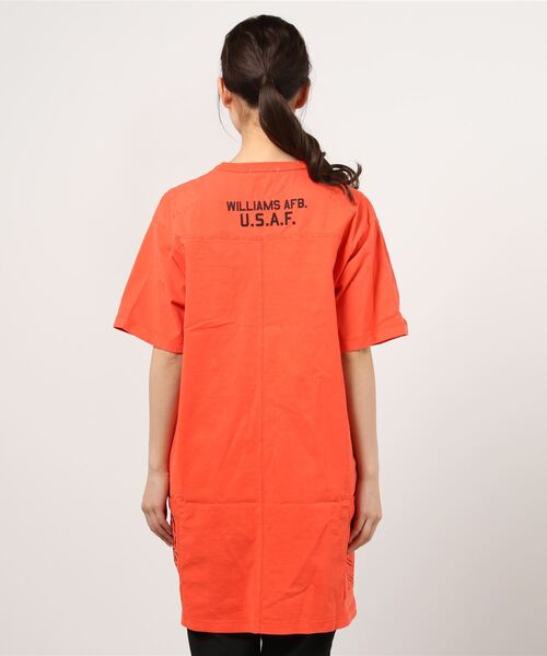 AVIREX（アヴィレックス）の「フェイドウォッシュポケットワンピース/ FADE WASH POCKET ONEPIECE（ワンピース・レディース・オレンジ/オリーブ/チャコール/オフホワイト・FREE）」の7枚目の写真