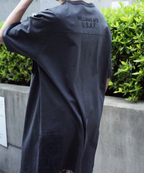 AVIREX（アヴィレックス）の「フェイドウォッシュポケットワンピース/ FADE WASH POCKET ONEPIECE（ワンピース・レディース・オレンジ/オリーブ/チャコール/オフホワイト・FREE）」の12枚目の写真