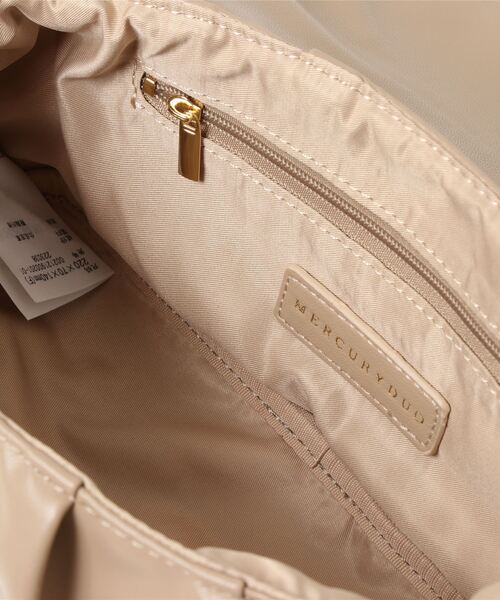 MERCURYDUO（マーキュリーデュオ）の「フェイクレザーギャザークラッチバッグ（クラッチバッグ・レディース・ベージュ/ミント・FREE）」の6枚目の写真