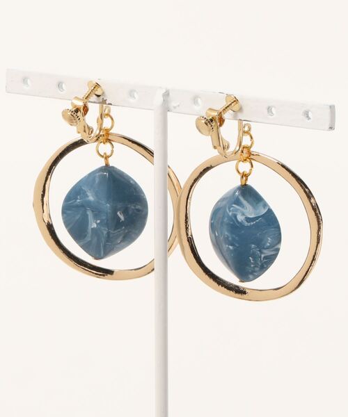 tone(トーン)の「【couleuR】Bluemarble×hoop イヤリング(イヤリング・レディース・その他・FREE)」の2枚目の写真