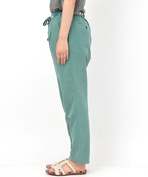 チチカカ（チチカカ）の「カラーピーチテーパードパンツ（その他パンツ・レディース・グリーン/マスタード/チャコールグレー・LARGE/MEDIUM）」の12枚目の写真