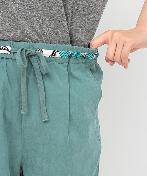 チチカカ（チチカカ）の「カラーピーチテーパードパンツ（その他パンツ・レディース・グリーン/マスタード/チャコールグレー・LARGE/MEDIUM）」の15枚目の写真