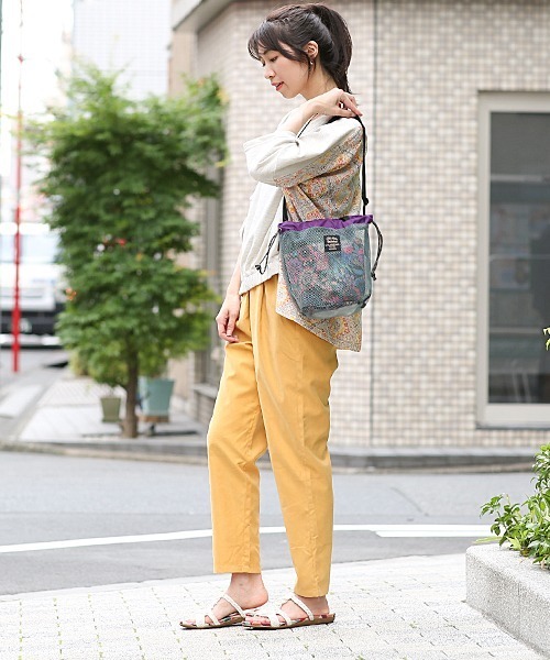 チチカカ（チチカカ）の「カラーピーチテーパードパンツ（その他パンツ・レディース・グリーン/マスタード/チャコールグレー・LARGE/MEDIUM）」の4枚目の写真