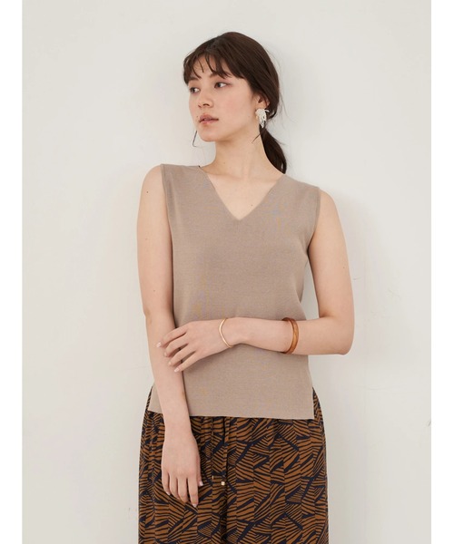 YECCA VECCA（イェッカヴェッカ）の「P.ウォッシャブルノースリーブニット　＊（ニット/セーター・レディース・グレー/ベージュ/ブラウン/ライトグリーン・FREE）」の6枚目の写真