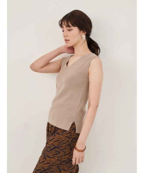 YECCA VECCA（イェッカヴェッカ）の「P.ウォッシャブルノースリーブニット　＊（ニット/セーター・レディース・グレー/ベージュ/ブラウン/ライトグリーン・FREE）」の7枚目の写真