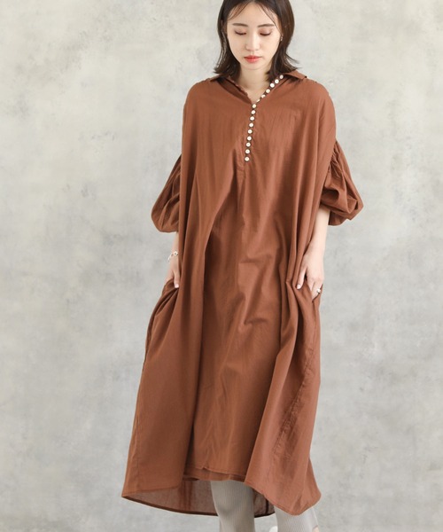 audrey and john wad(オードリーアンドジョンワッド)の「インド綿エリ付ギャザー(ワンピース・レディース・ブラック/ブラウン・M)」の1枚目の写真