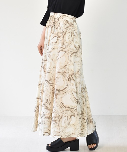 RETRO GIRL(レトロガール)の「アート柄マーメイドスカート(スカート・レディース・ホワイト系その他/ブラウン系その他/ブラック系その他/イエロー系その他・FREE)」の3枚目の写真