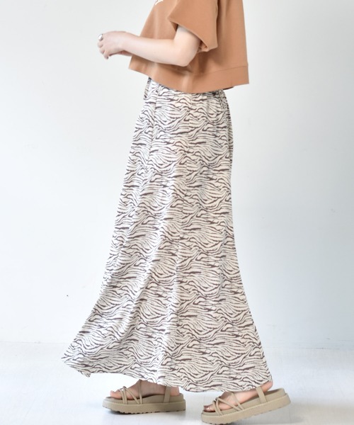 RETRO GIRL(レトロガール)の「アート柄マーメイドスカート(スカート・レディース・ホワイト系その他/ブラウン系その他/ブラック系その他/イエロー系その他・FREE)」の14枚目の写真