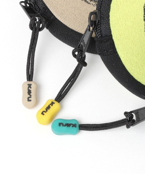 KAVU（カブー）の「【KAVU(カブー)】別注コインケース（コインケース・メンズ・ブラック/ベージュ/イエロー/グリーン・FREE）」の6枚目の写真