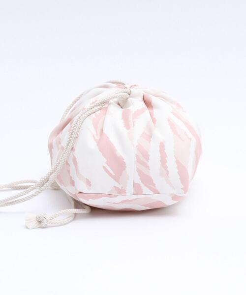 coen by SIZU（コーエンバイシズ）の「coen by SIZU プリント巾着バッグ（ショルダーバッグ・レディース・ベージュ/ピンク・FREE）」の12枚目の写真