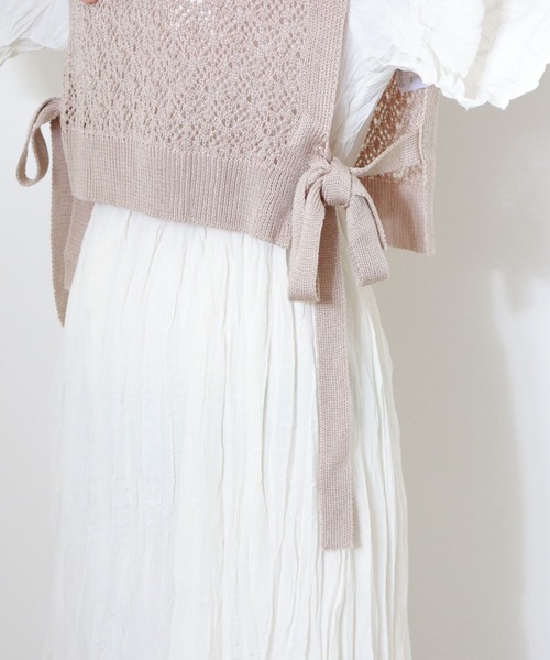 archives（アルシーヴ）の「【web限定item】透かし編みベスト＋シワ加工シアーワンピース（ワンピース・レディース・モカ/オフホワイト/グリーン/ブラック/グリーン系その他/ピンク・MEDIUM）」の15枚目の写真