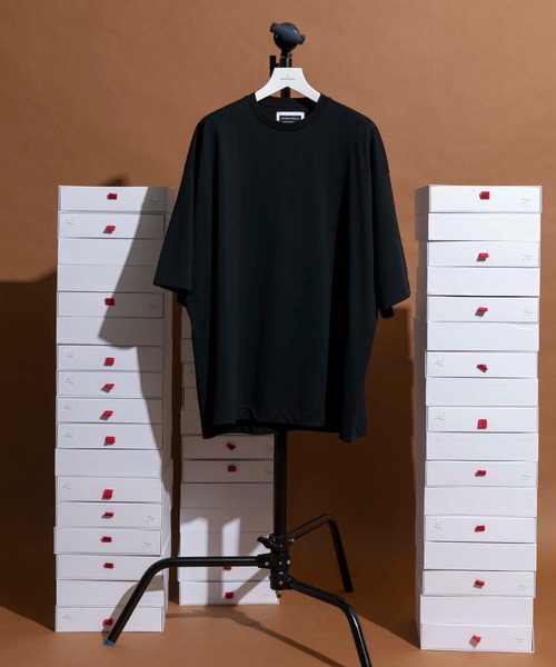 MAISON SPECIAL（メゾンスペシャル）の「《ユニセックスアイテム》【PREMIUM GIFT BOX TEE】小島メリヤスアルティメットクールプレーティングプライムオーバーTシャツ 【MAISON SPECIAL/メゾンスペシャル】（Tシャツ/カットソー・メンズ・ブラック/オフホワイト・1/0/2）」の2枚目の写真