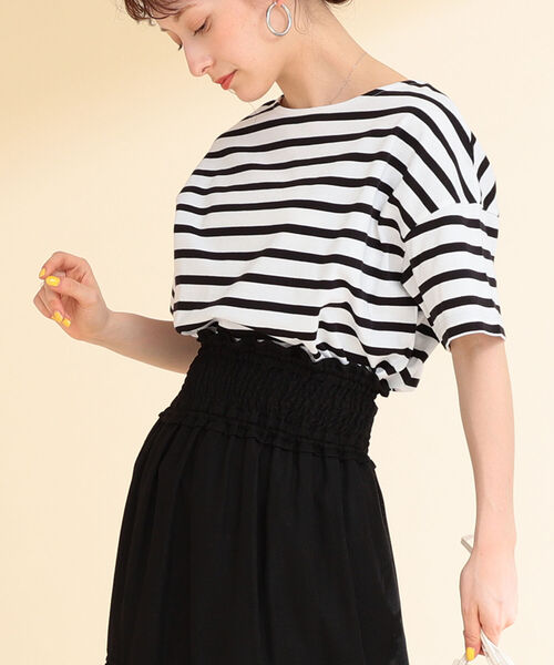 Ray BEAMS（レイビームス）の「Ray BEAMS / ボーダー ボートネック Tシャツ（Tシャツ/カットソー・レディース・ブラック/ベージュ/ネイビー・ONE SIZE）」の4枚目の写真