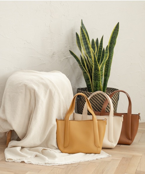 Ambre Neige（アンブルネージュ）の「【ポーチ付き】2WAYトートバック／WEB/EC限定商品（ショルダーバッグ・レディース・アイボリー/マスタード/キャメル・FREE）」の2枚目の写真