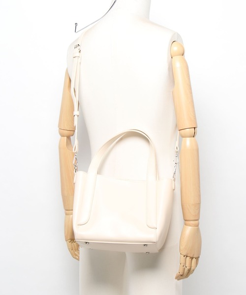 Ambre Neige（アンブルネージュ）の「【ポーチ付き】2WAYトートバック／WEB/EC限定商品（ショルダーバッグ・レディース・アイボリー/マスタード/キャメル・FREE）」の16枚目の写真