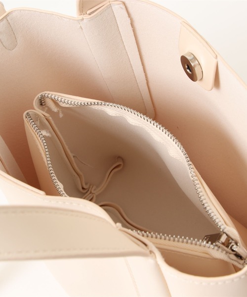 Ambre Neige（アンブルネージュ）の「【ポーチ付き】2WAYトートバック／WEB/EC限定商品（ショルダーバッグ・レディース・アイボリー/マスタード/キャメル・FREE）」の5枚目の写真