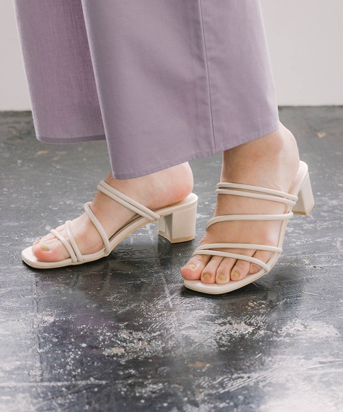 GLOBAL WORK（グローバルワーク）の「細ラインヒールサンダル/942529（サンダル・レディース・オフホワイト/ブラック/ライトグレー・MEDIUM/LARGE）」の2枚目の写真