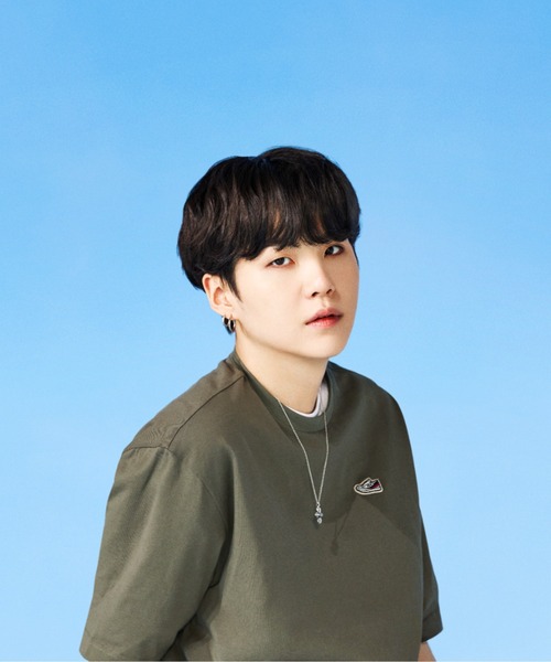 FILA(フィラ)の「Restock【FILA/フィラ】2021SS SUMMER COLLECTION BTS 着用モデルTシャツ ※限定クリアファイル付き(Tシャツ/カットソー・メンズ・カーキ・FREE)」の9枚目の写真