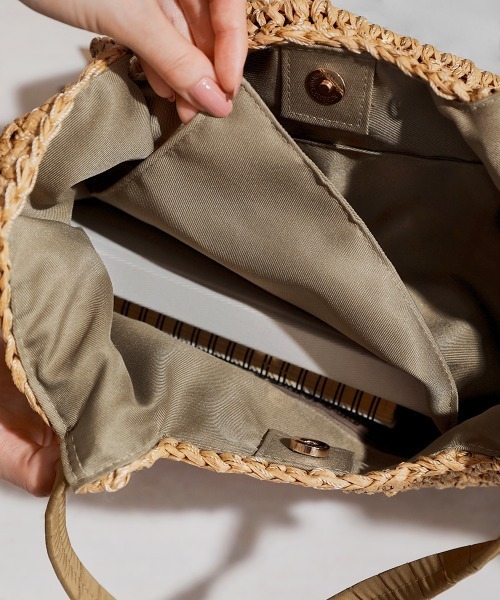 Bou Jeloud（ブージュルード）の「コンビカラーリボン手編みトート（かごバッグ・レディース・ブラック/ベージュ・FREE）」の9枚目の写真