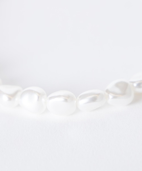 Romansual（ロマンシュアル）の「Romansual/バロックパールチョーカー（ネックレス・レディース・ホワイト・FREE）」の4枚目の写真