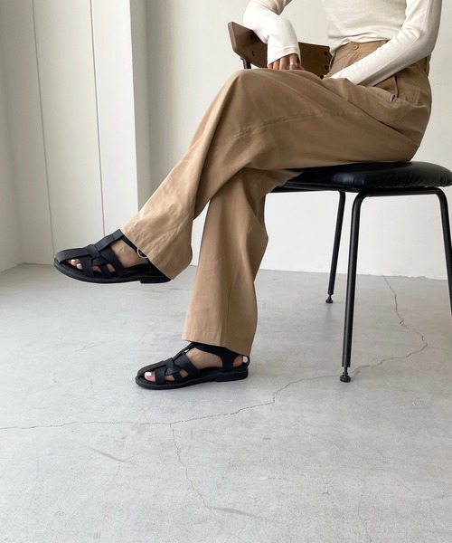 CANAL JEAN(キャナルジーン)の「RED CHOP WORKS(レッドチョップワークス) レーヨン混タックテーパードパンツ(その他パンツ・レディース・ブラック/ベージュ/パープル・38/36)」の5枚目の写真