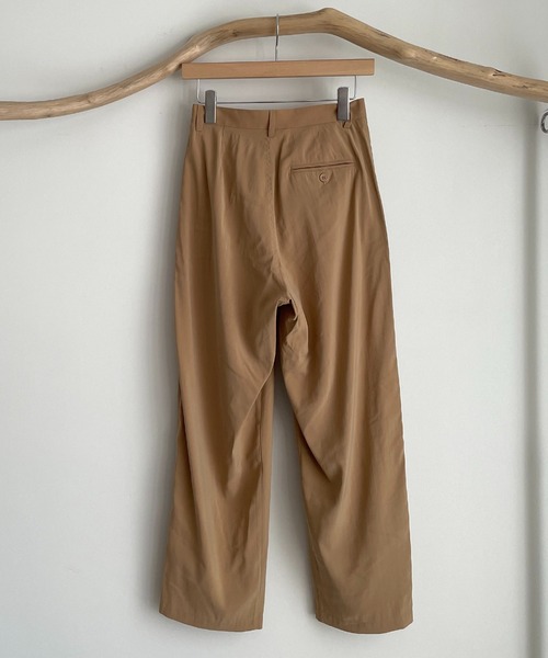 CANAL JEAN(キャナルジーン)の「RED CHOP WORKS(レッドチョップワークス) レーヨン混タックテーパードパンツ(その他パンツ・レディース・ブラック/ベージュ/パープル・38/36)」の14枚目の写真