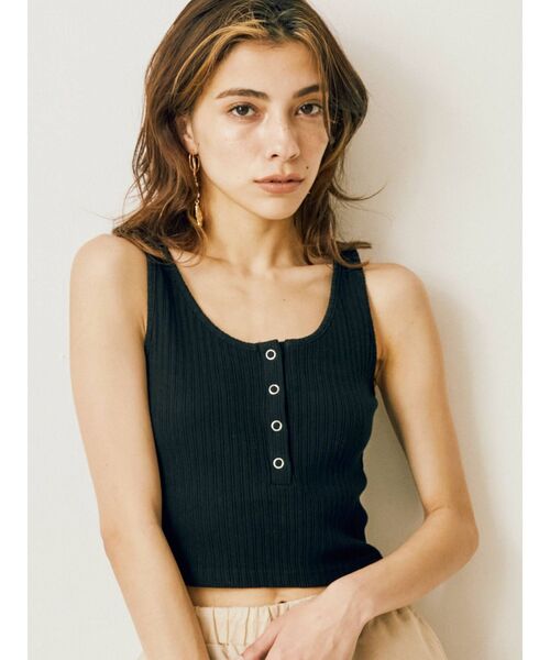 EVRIS(エヴリス)の「フロントボタンタンクトップ(タンクトップ・レディース・アイボリー/グリーン/ブラック・FREE)」の1枚目の写真