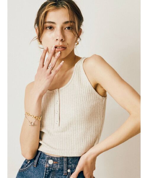 EVRIS(エヴリス)の「フロントボタンタンクトップ(タンクトップ・レディース・アイボリー/グリーン/ブラック・FREE)」の4枚目の写真