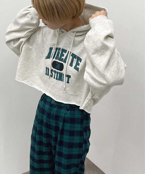 apres jour mignon(アプレジュールミニョン)の「ショートパーカー【ZOZOTOWN限定アイテム】【7PO】(パーカー・レディース・ダークブルー/オートミール/ブラック/ダークグリーン・フリー/X-LARGE)」の6枚目の写真