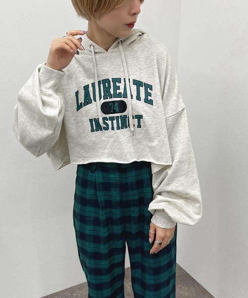 apres jour mignon(アプレジュールミニョン)の「ショートパーカー【ZOZOTOWN限定アイテム】【7PO】(パーカー・レディース・ダークブルー/オートミール/ブラック/ダークグリーン・フリー/X-LARGE)」の7枚目の写真