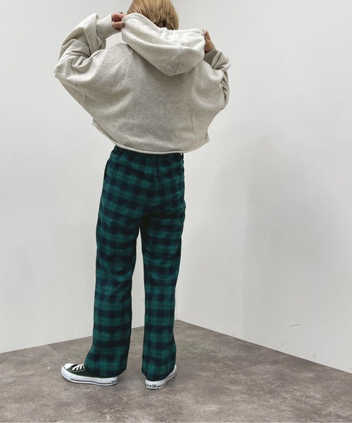 apres jour mignon(アプレジュールミニョン)の「ショートパーカー【ZOZOTOWN限定アイテム】【7PO】(パーカー・レディース・ダークブルー/オートミール/ブラック/ダークグリーン・フリー/X-LARGE)」の11枚目の写真