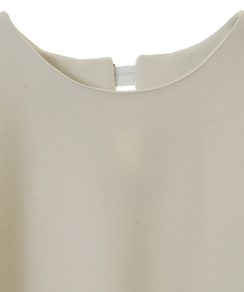 alcali(アルカリ)の「切替変形パフ袖トップス(Tシャツ/カットソー・レディース・アイボリー/ブラック・FREE)」の3枚目の写真