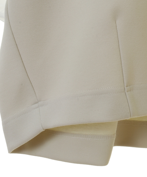 alcali(アルカリ)の「切替変形パフ袖トップス(Tシャツ/カットソー・レディース・アイボリー/ブラック・FREE)」の7枚目の写真