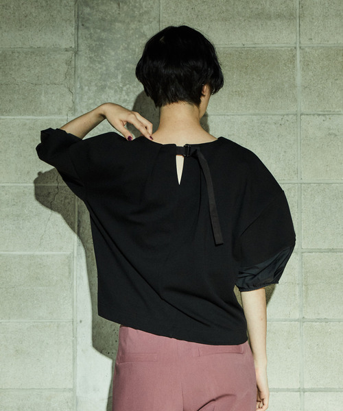 alcali(アルカリ)の「切替変形パフ袖トップス(Tシャツ/カットソー・レディース・アイボリー/ブラック・FREE)」の9枚目の写真