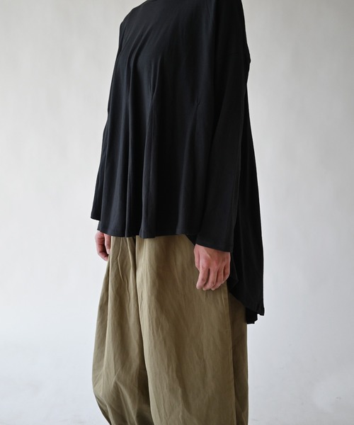 NHT（エヌエイチティー）の「NHT/エヌエイチティー ラウンドフレアーロングTシャツ（Tシャツ/カットソー・レディース・ブラック/グレー・F）」の6枚目の写真